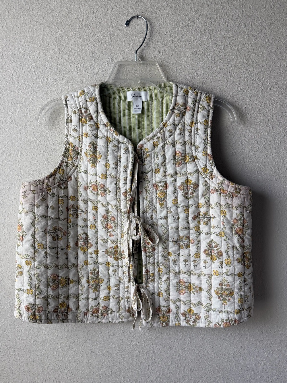 Japna Quilted Floral Tie-Front Vest - Cream & Sage